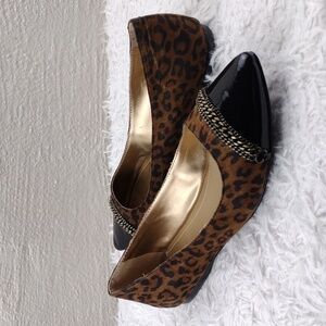 Victor Alfaro Zaharah Leopard Print Fabric Upper Pointed-Toe Slip On Flat Loafer